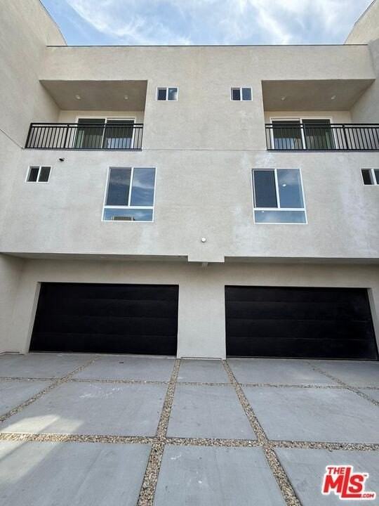 11255 Hatteras St Unit 1/2 - Photo 3 of 24