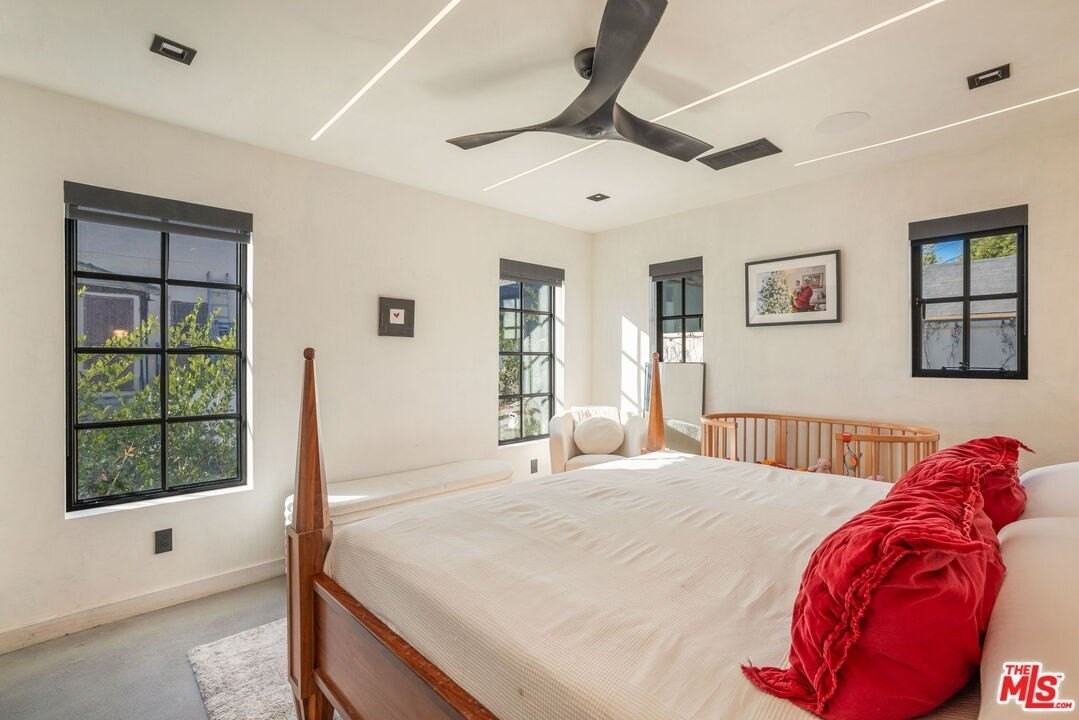 1142 1/2 Poinsettia Dr - Photo 7 of 13