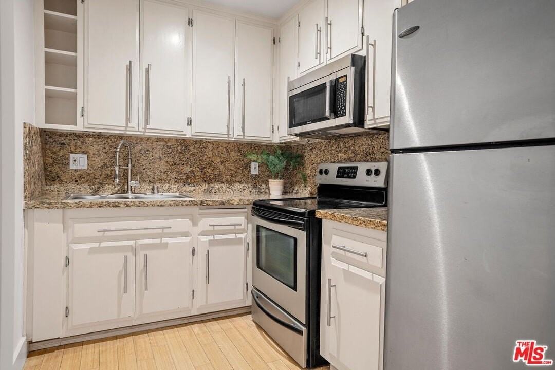 11959 Dorothy St Apt 2b - Photo 4 of 11