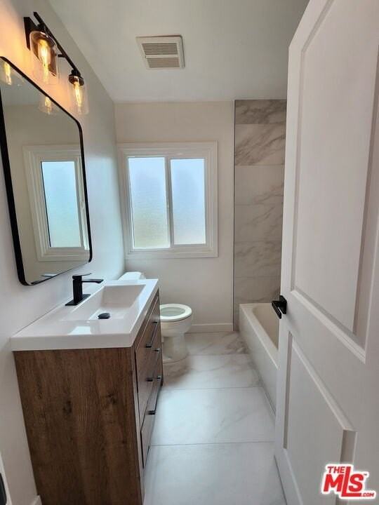 6121 Sylvia Ave - Photo 7 of 32