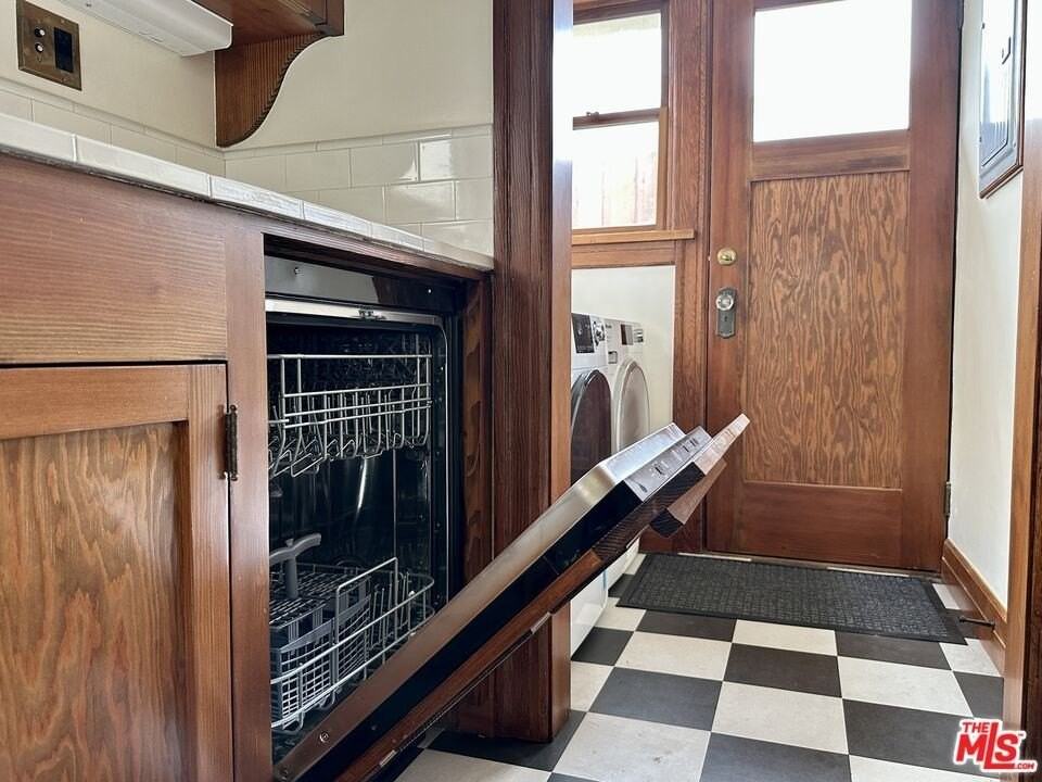 750 N Edinburgh Ave - Photo 7 of 11