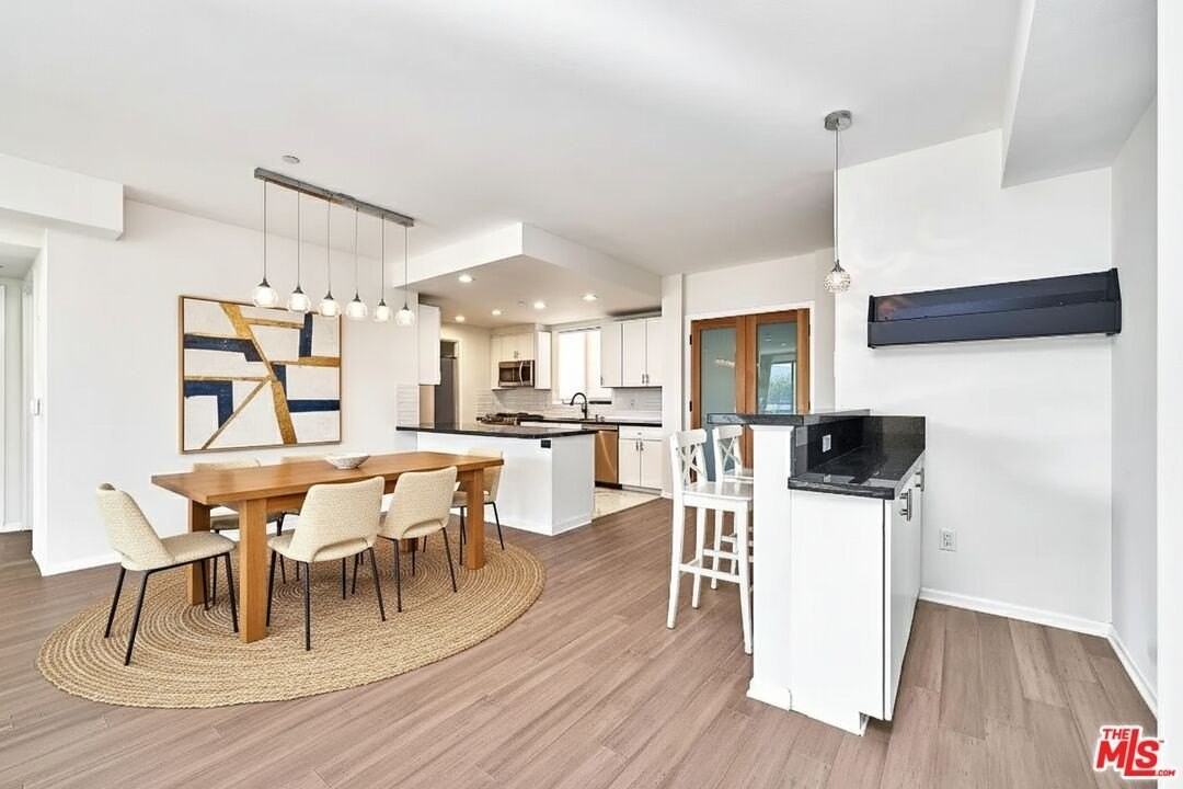 871 Crenshaw Blvd Unit 305 - Photo 5 of 19