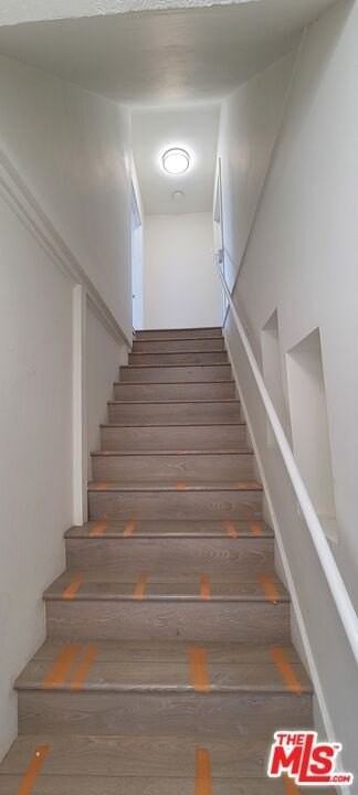 1240 S Lucerne Blvd - Photo 7 of 10