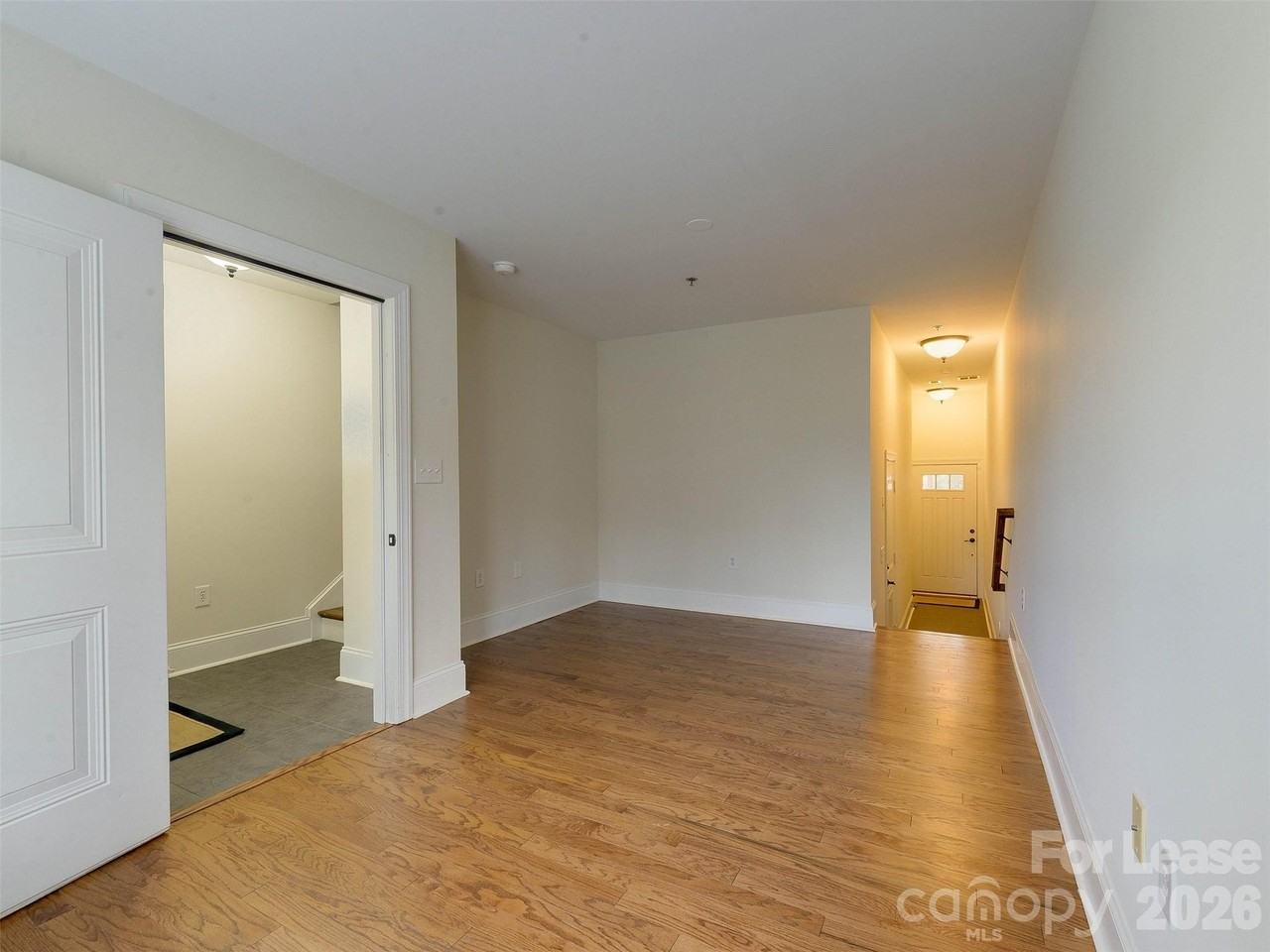 100 N Laurel Ave Apt 103 - Photo 5 of 40