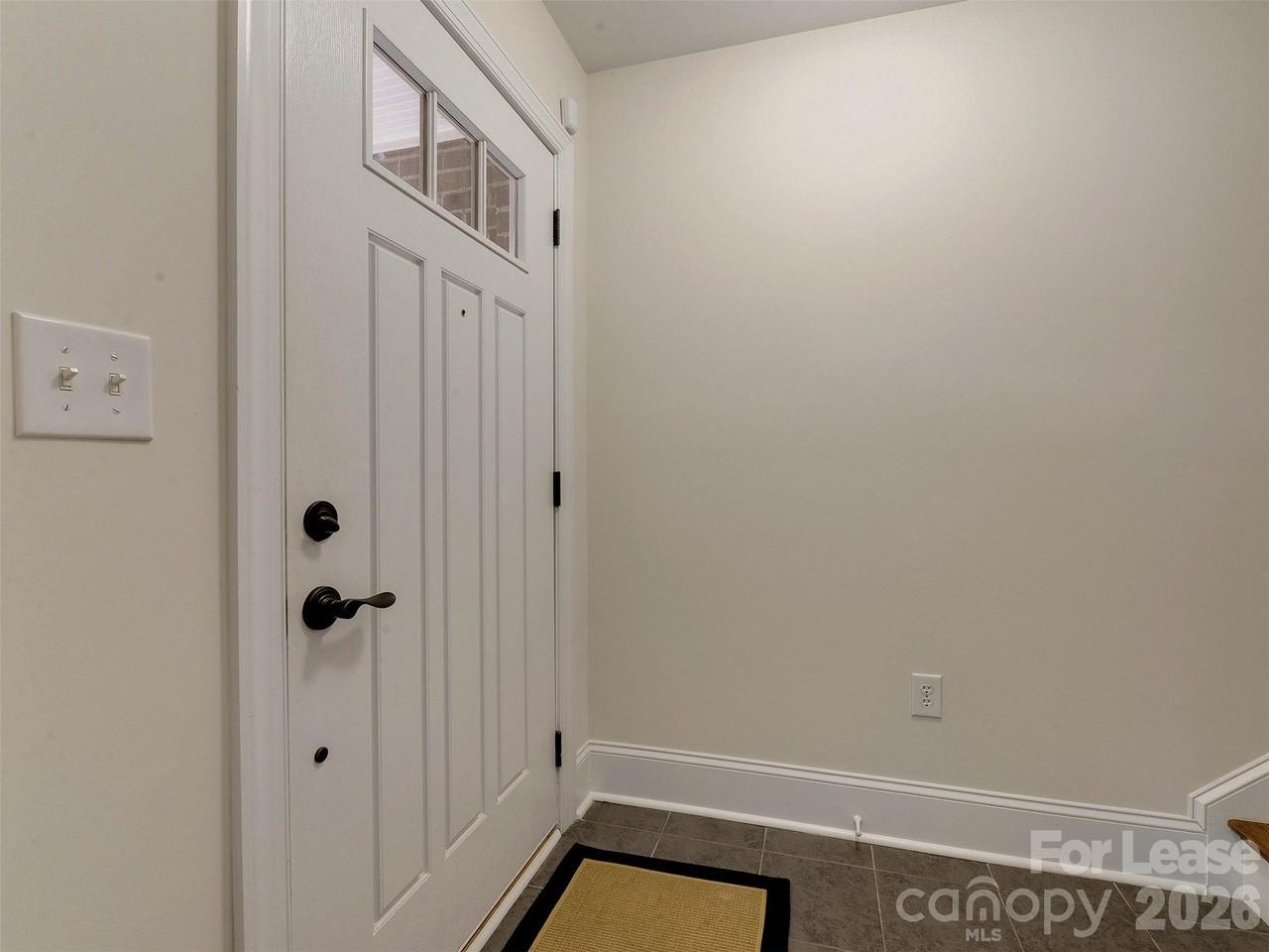 100 N Laurel Ave Apt 103 - Photo 6 of 40