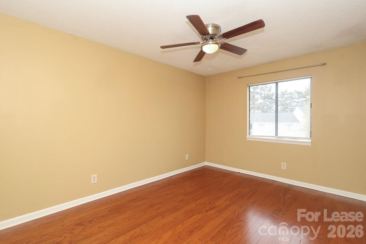 11086 Harrowfield Rd - Photo 3 of 14