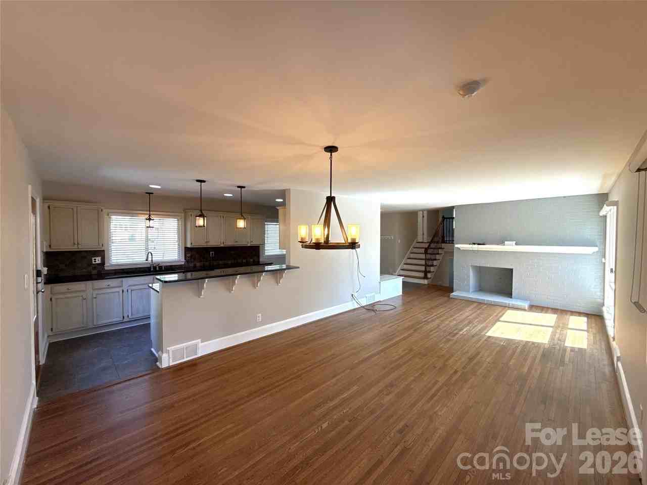 2821 Sunset Dr - Photo 2 of 21