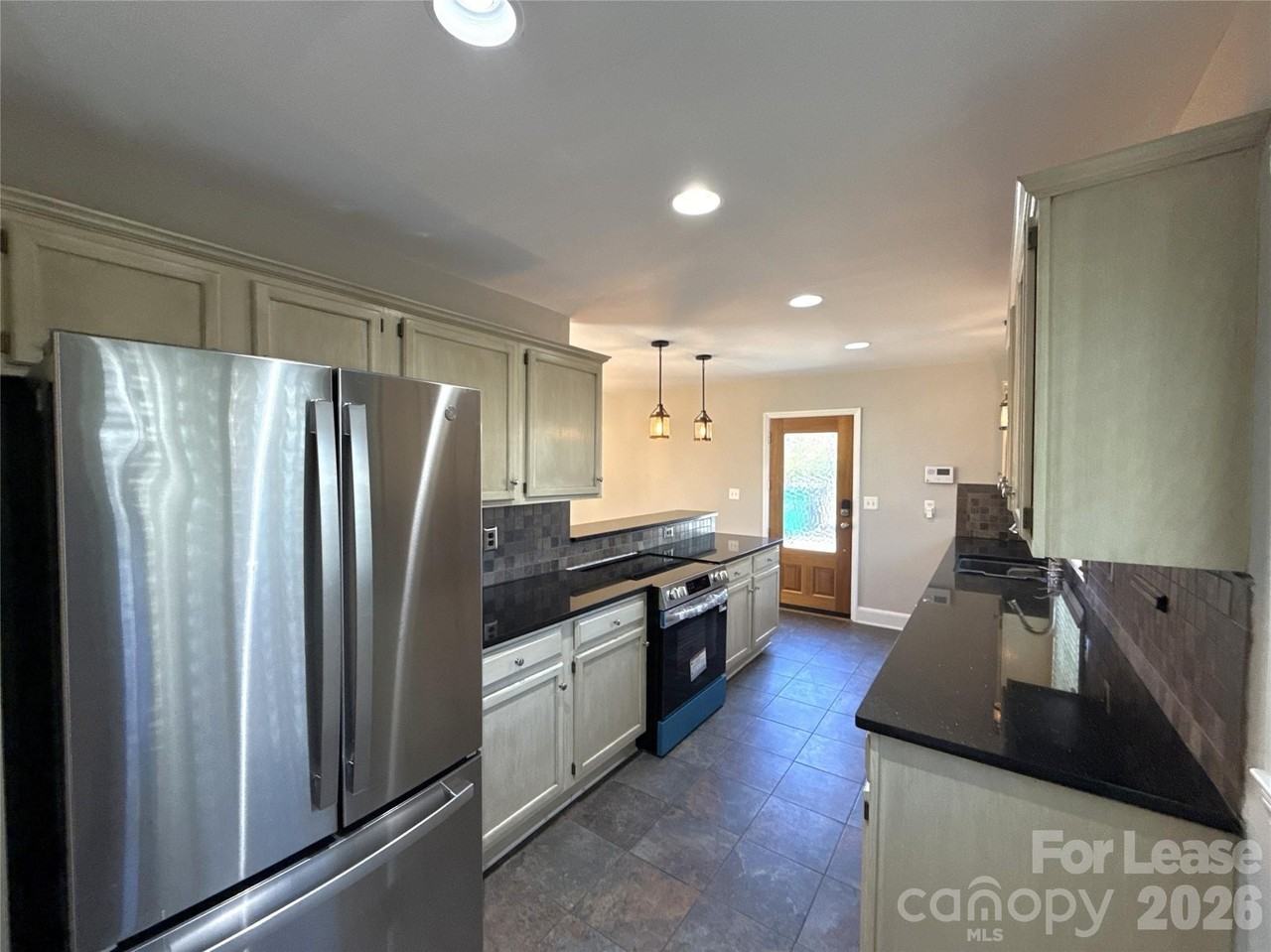 2821 Sunset Dr - Photo 7 of 21