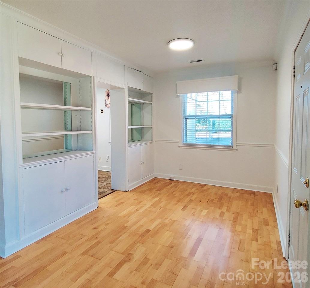 2401 Vista Dr - Photo 7 of 44