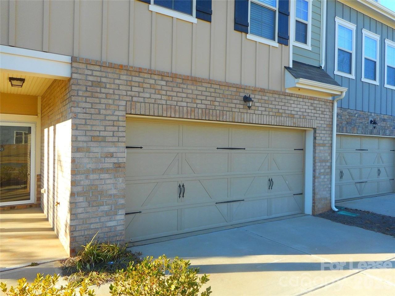 3007 Glenn Hope Way - Photo 3 of 20