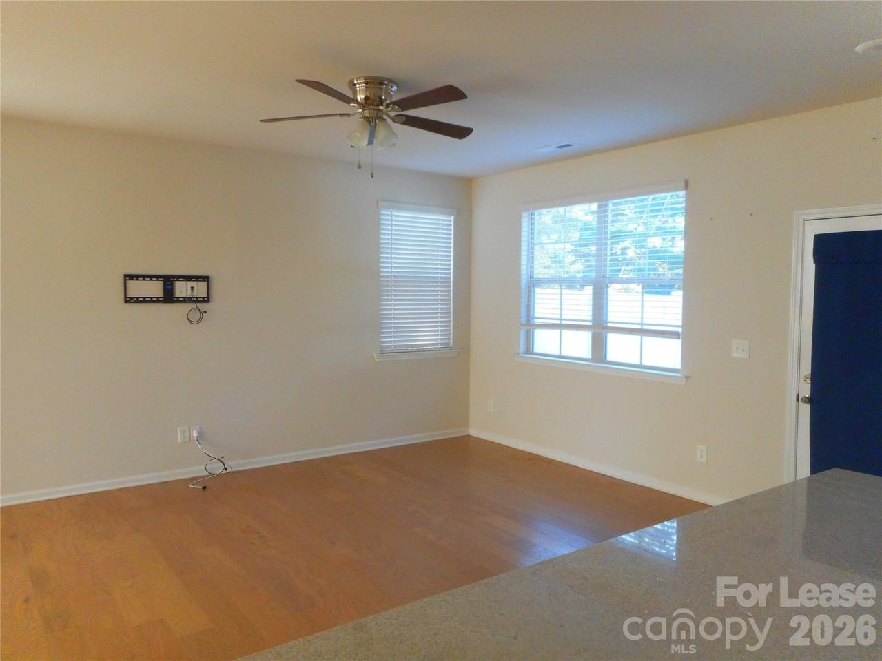 3007 Glenn Hope Way - Photo 5 of 20