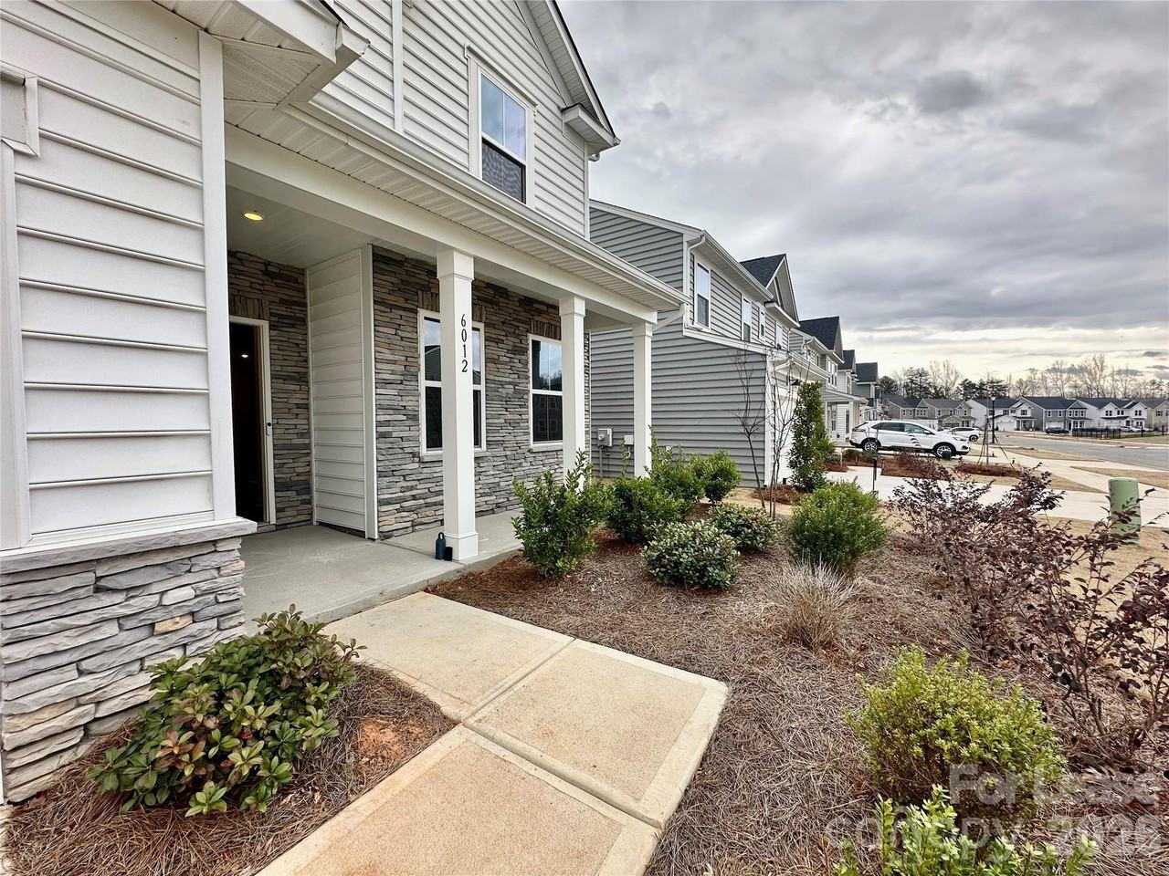 6012 Chumbley Point Rd - Photo 2 of 38