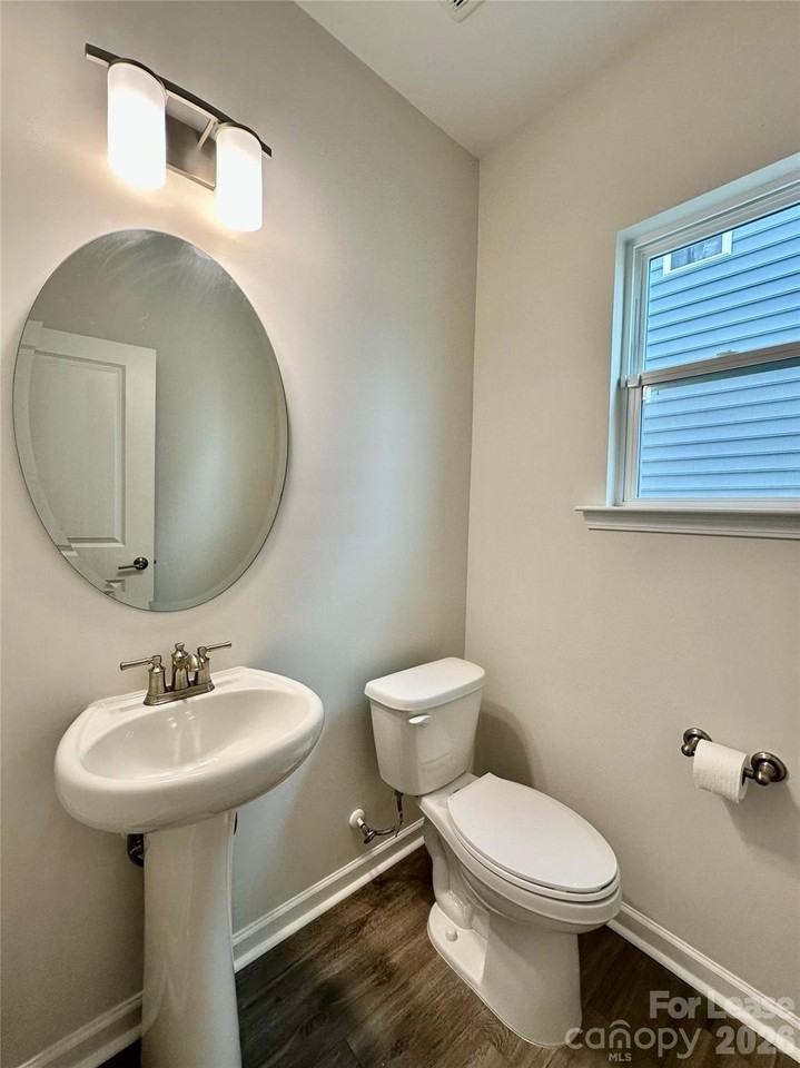 6012 Chumbley Point Rd - Photo 7 of 38