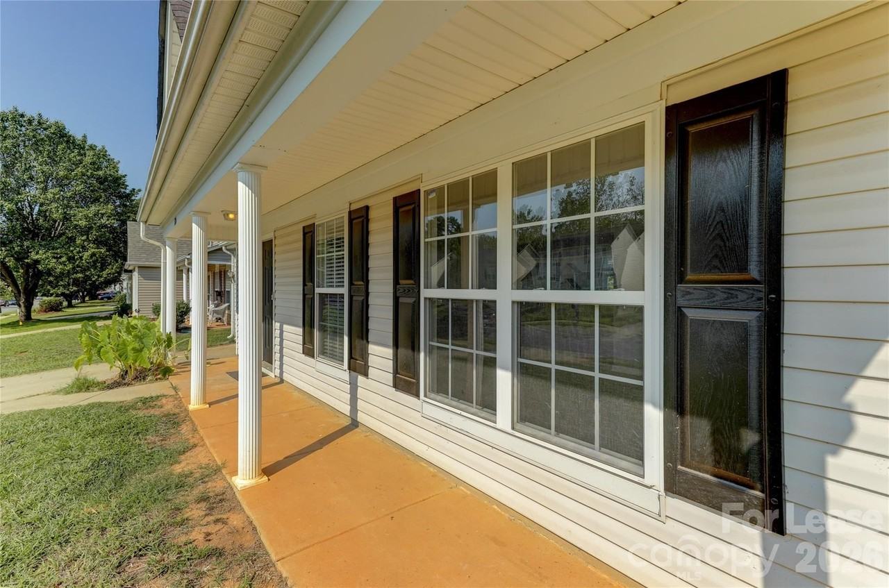 524 Stillgreen Ln - Photo 7 of 48