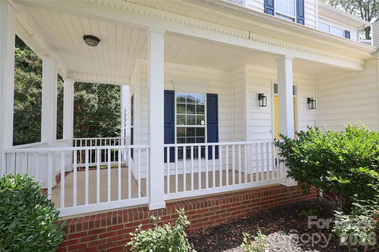 8306 Hornwood Ct - Photo 3 of 48