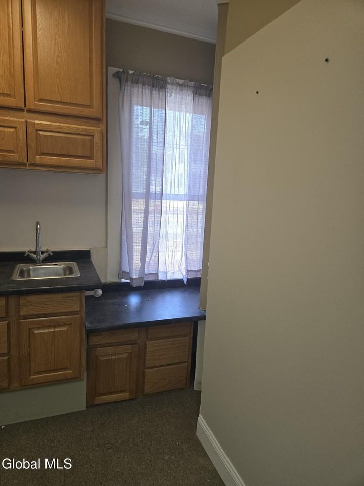 318 Ridge St Unit B - Photo 6 of 13