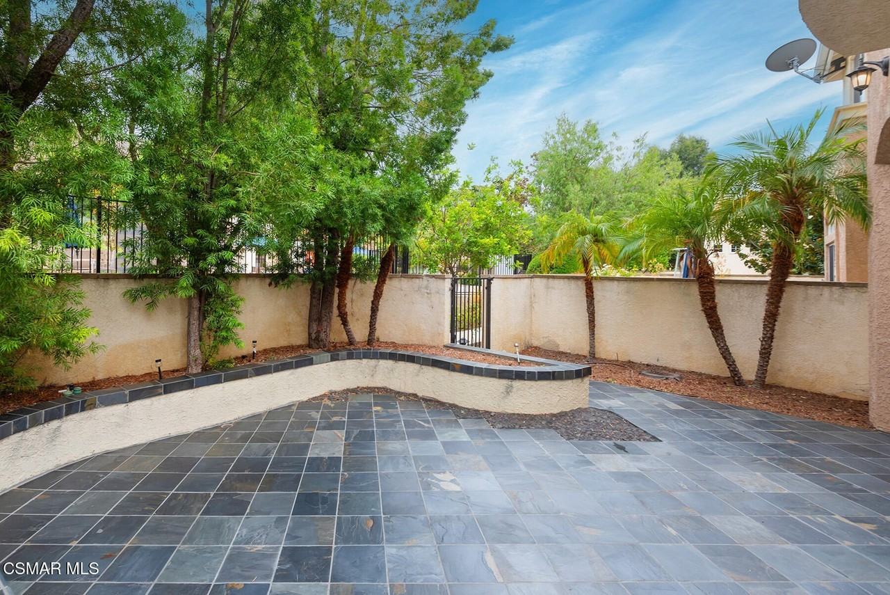 375 Avenida De Royale - Photo 6 of 38