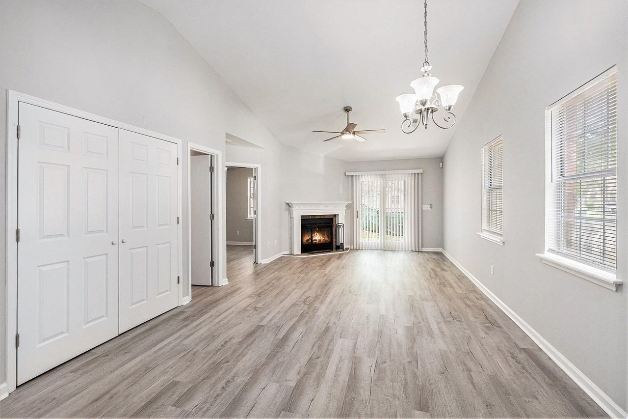 4160 Hickory Ln - Photo 6 of 18