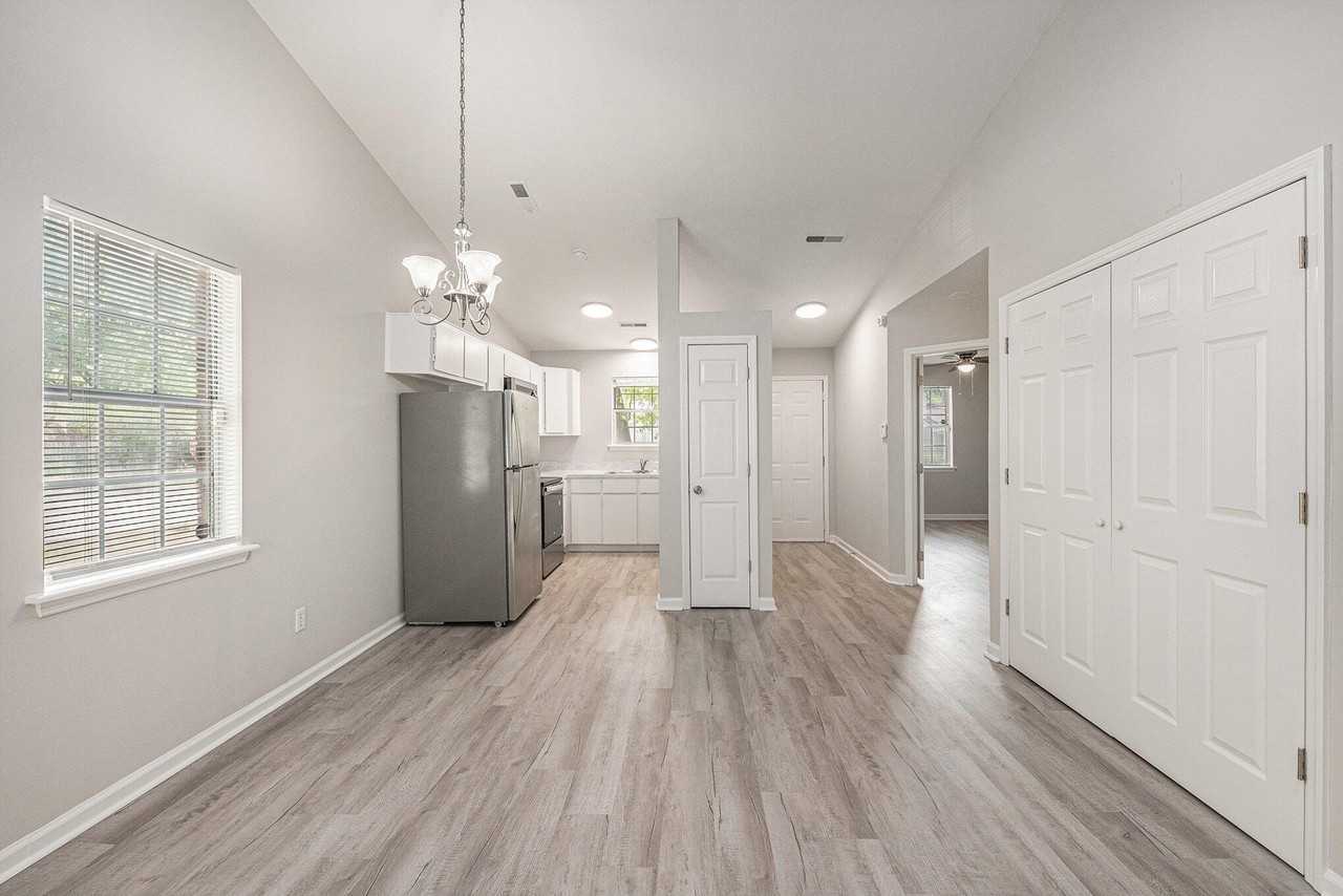 4160 Hickory Ln - Photo 7 of 18