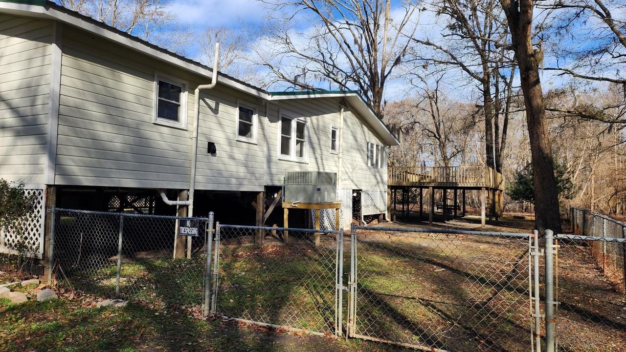 93 Deepwater Ave - Photo 4 of 50