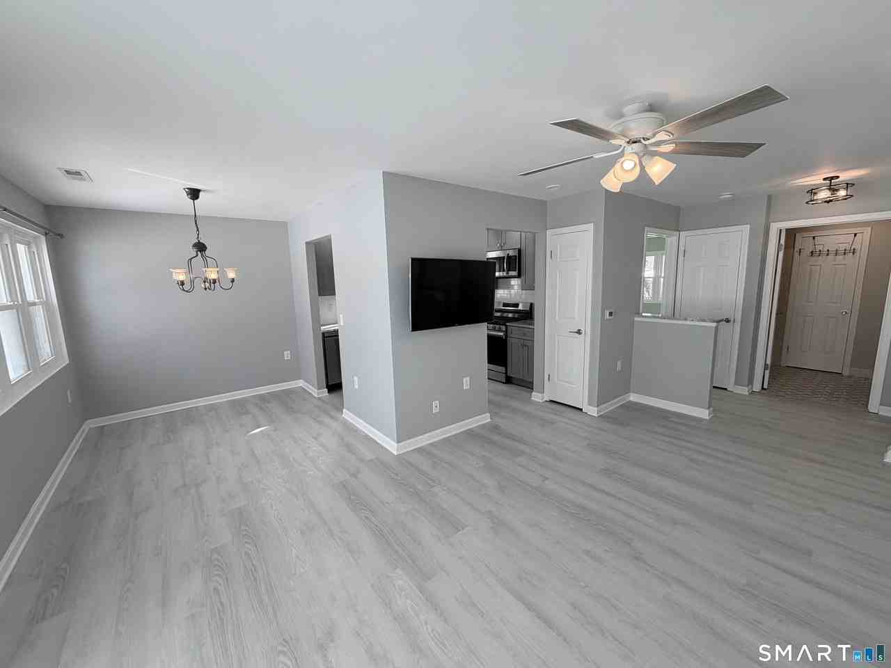 43 Southwind Ln Unit 43 - Photo 3 of 20