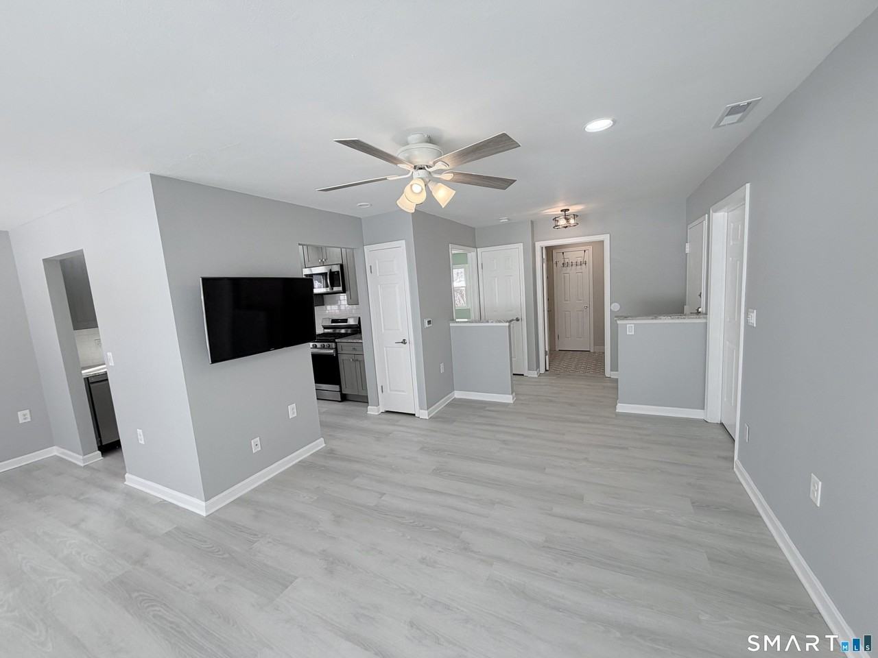 43 Southwind Ln Unit 43 - Photo 5 of 20