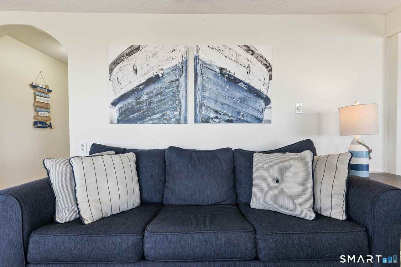 1010 Ocean Ave - Photo 4 of 25