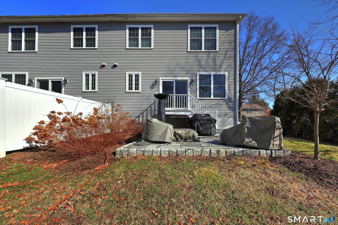 30 Narrow St - Photo 4 of 40