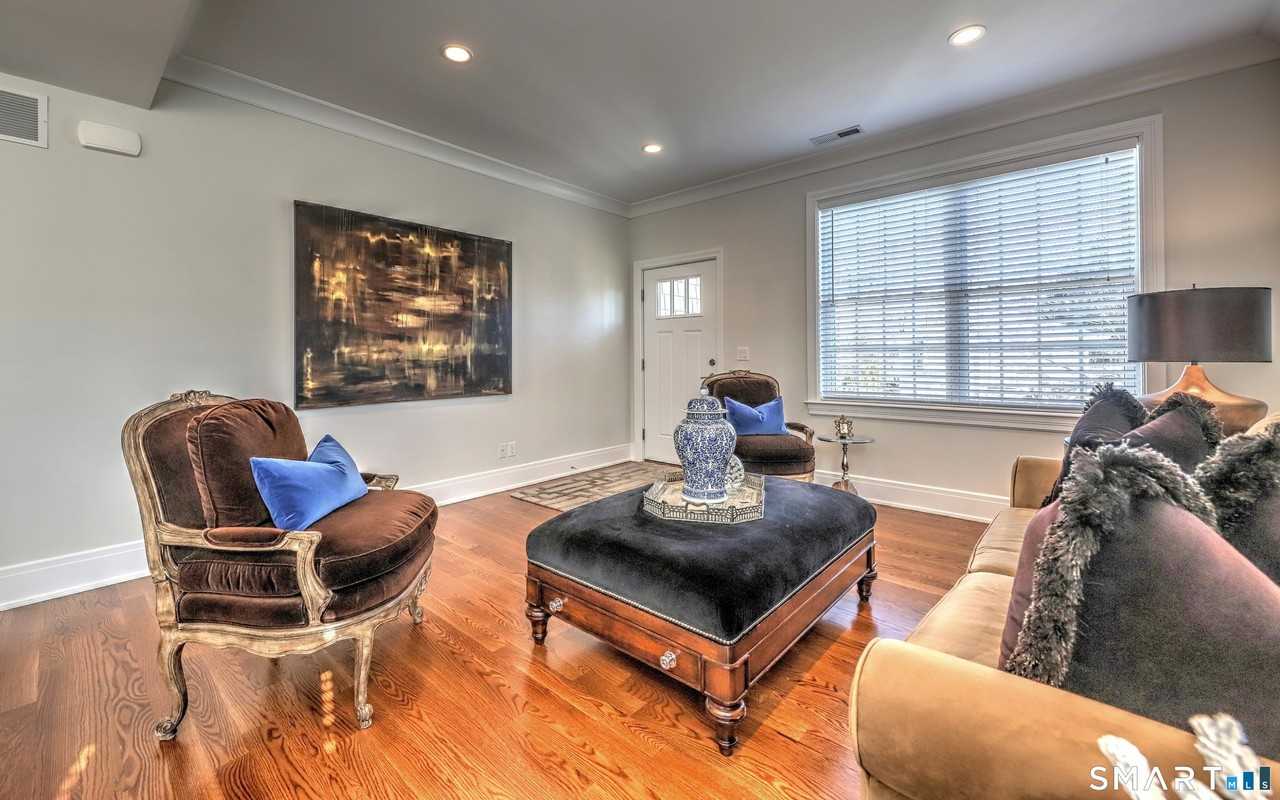 30 Narrow St - Photo 6 of 40