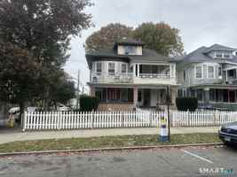 featured image of 358 Park Ave 3rd Fl