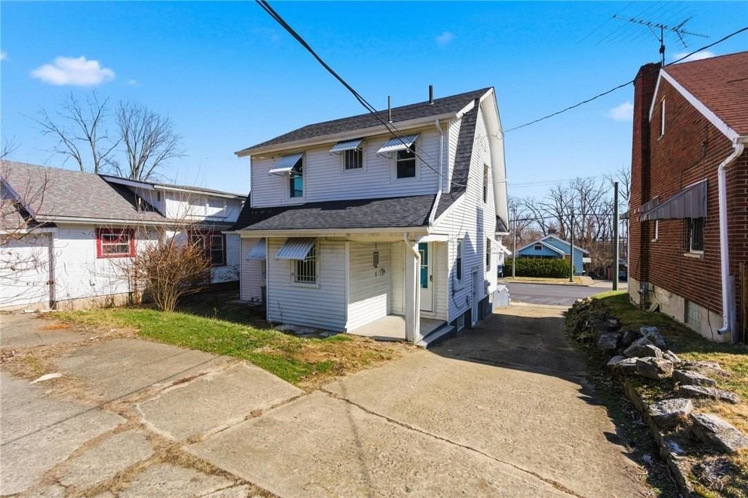 223 Elmhurst Rd - Photo 4 of 27