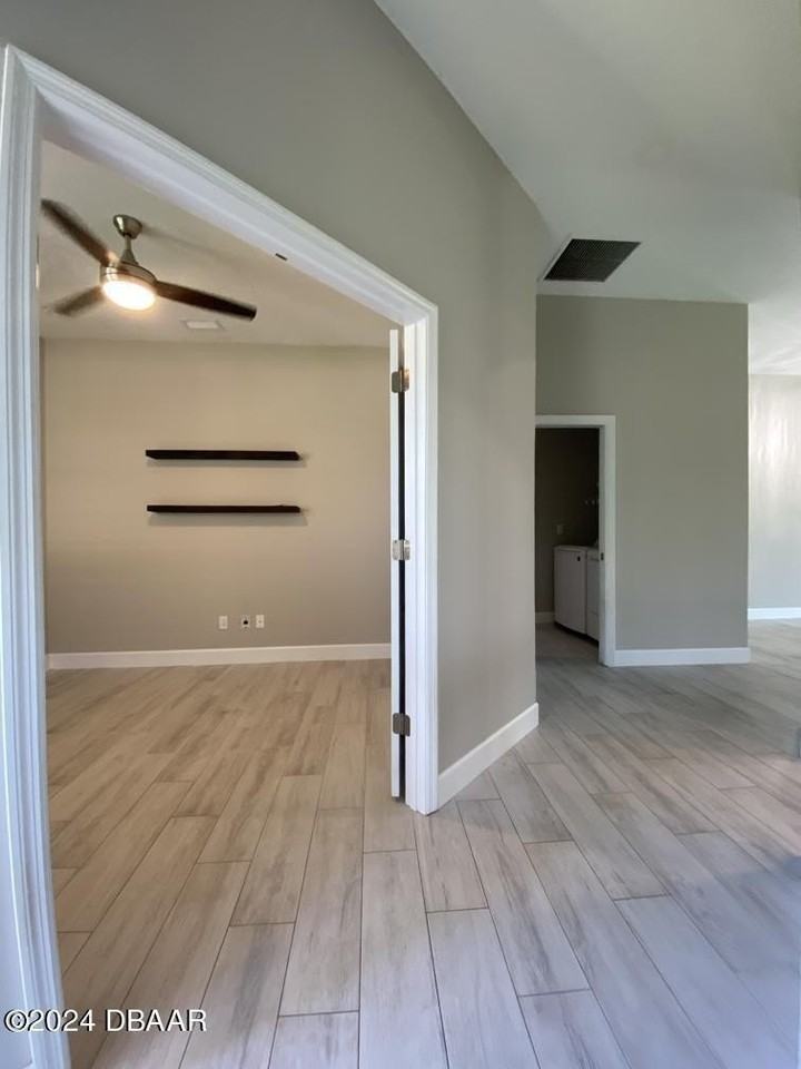 272 Catriona Dr - Photo 3 of 24