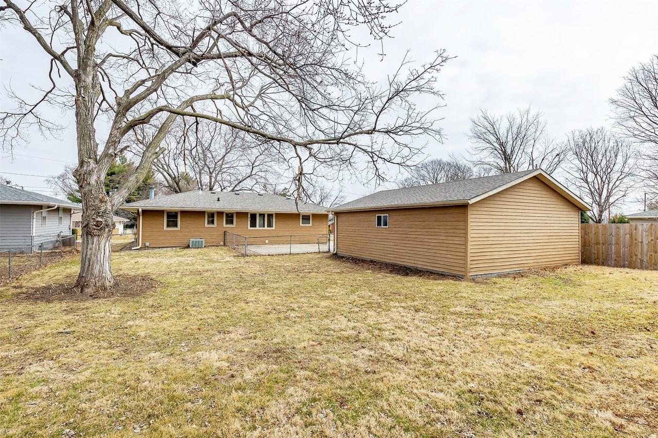 3816 82nd St - Photo 3 of 15