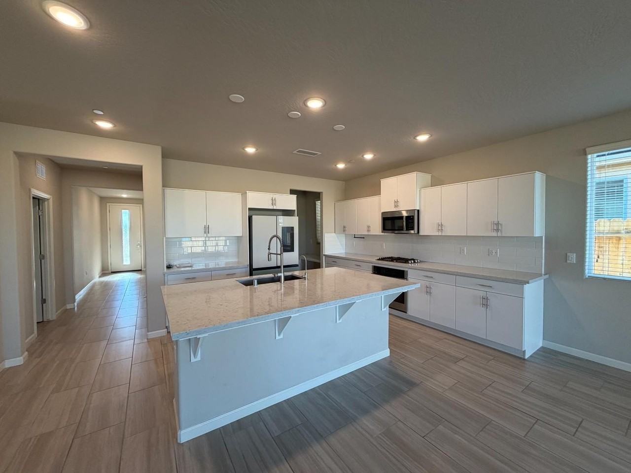 660 Atlantica Dr S - Photo 6 of 21