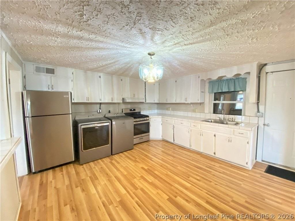 2245 Chalmers Dr - Photo 6 of 18