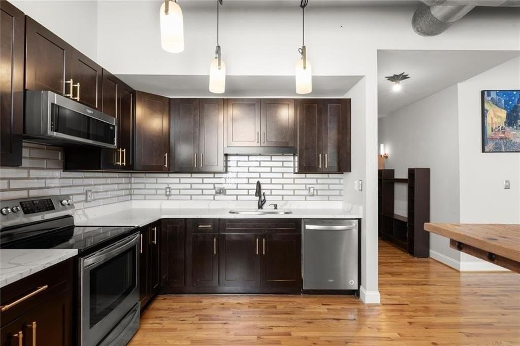 1756 Liberty Ln - Photo 5 of 23