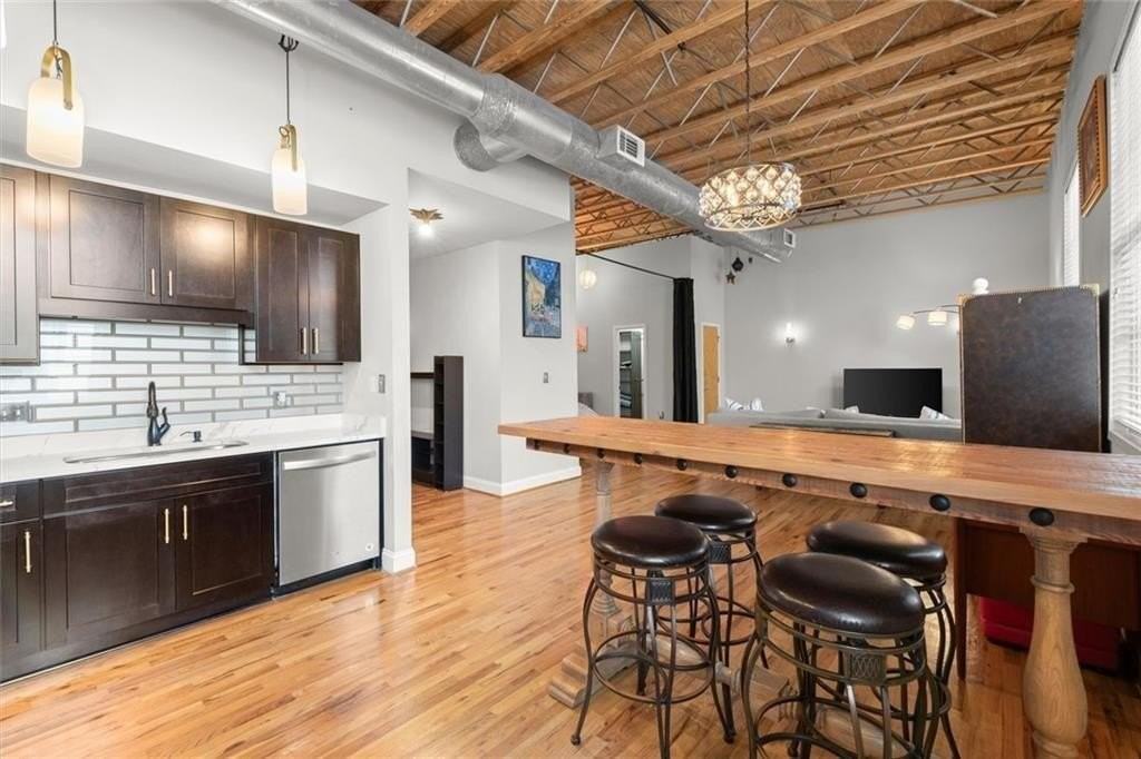 1756 Liberty Ln - Photo 6 of 23