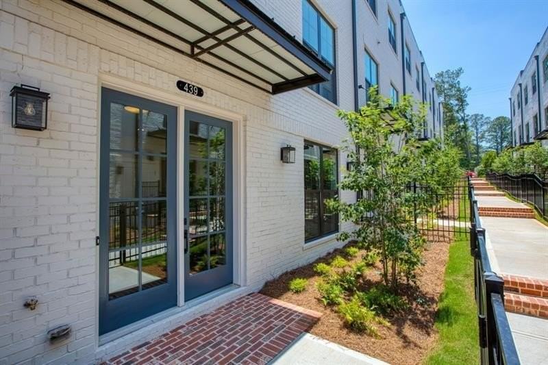 439 Burton Dr - Photo 3 of 41