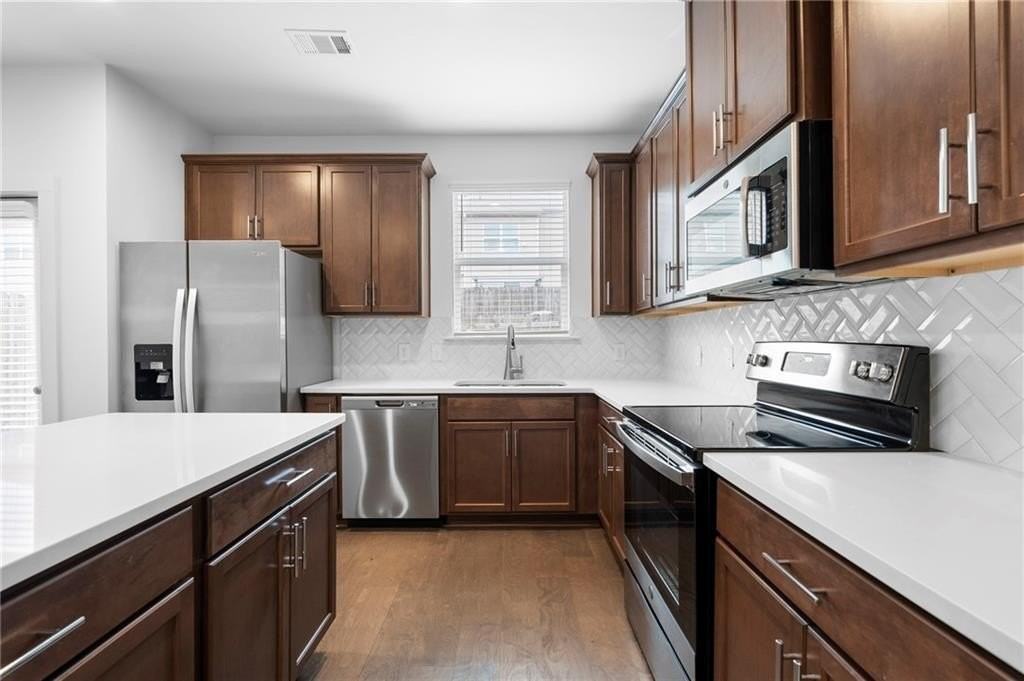 6418 Shalks Crossing Dr - Photo 2 of 22