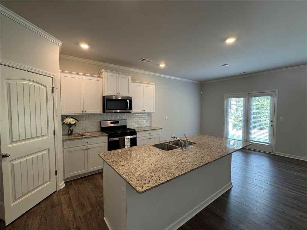 1404 Braselton Village Pkwy - Photo 4 of 21