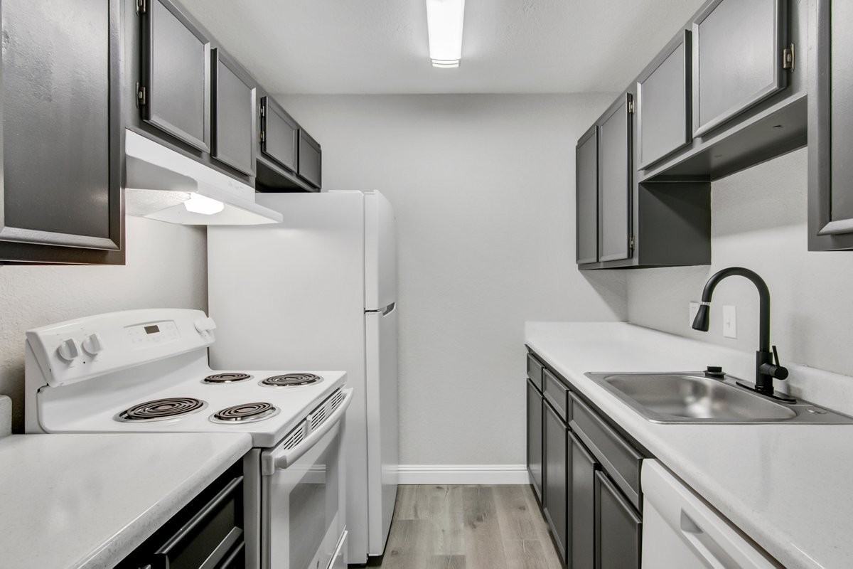 HME - Dowlen Rd - Photo 4 of 50