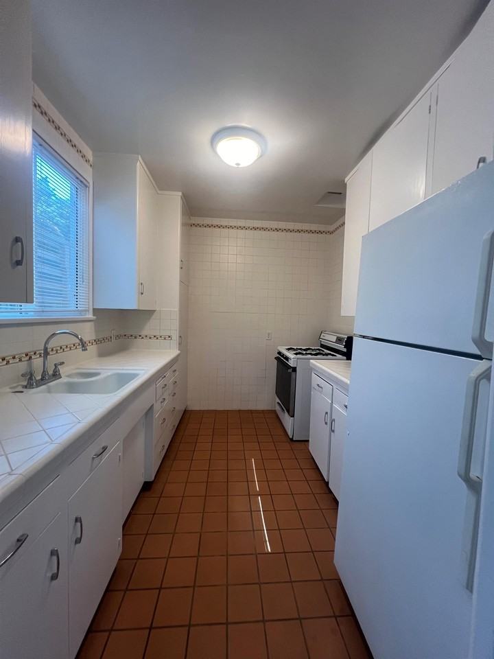 1513-1519 HUNTINGTON DRIVE (675) - Photo 5 of 19