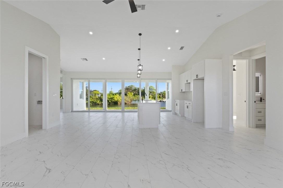 4306 Nw 35th St - Photo 4 of 26