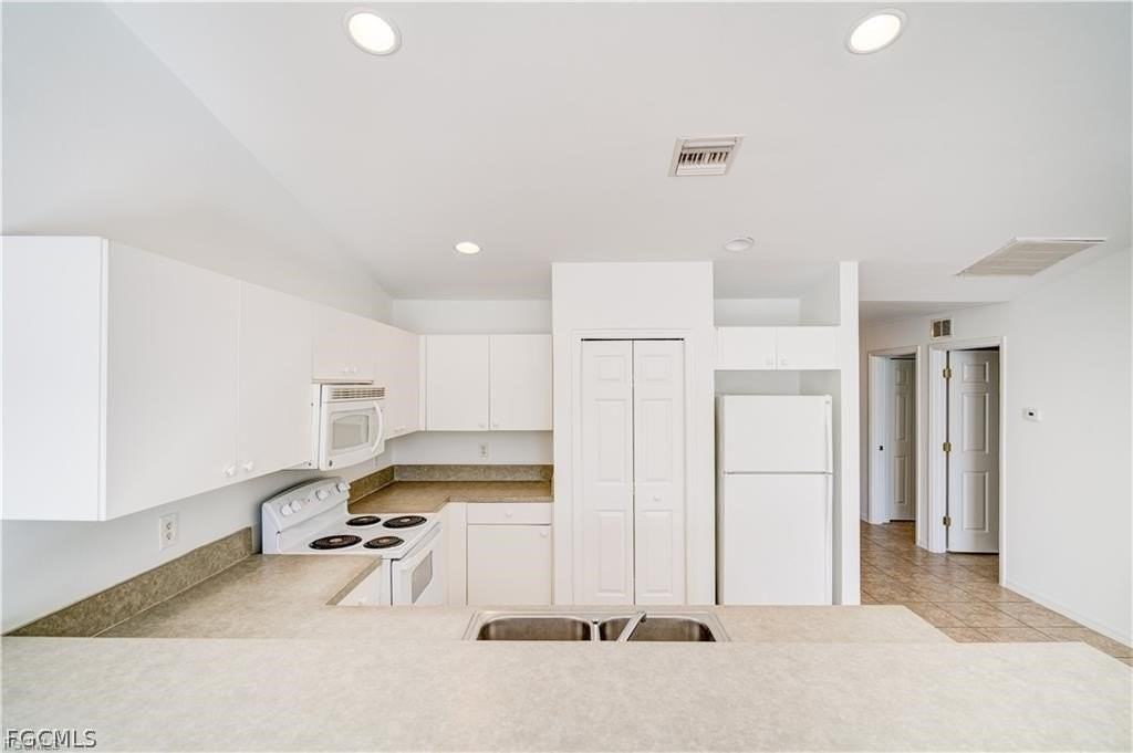 2705 Matena Ave S - Photo 5 of 24