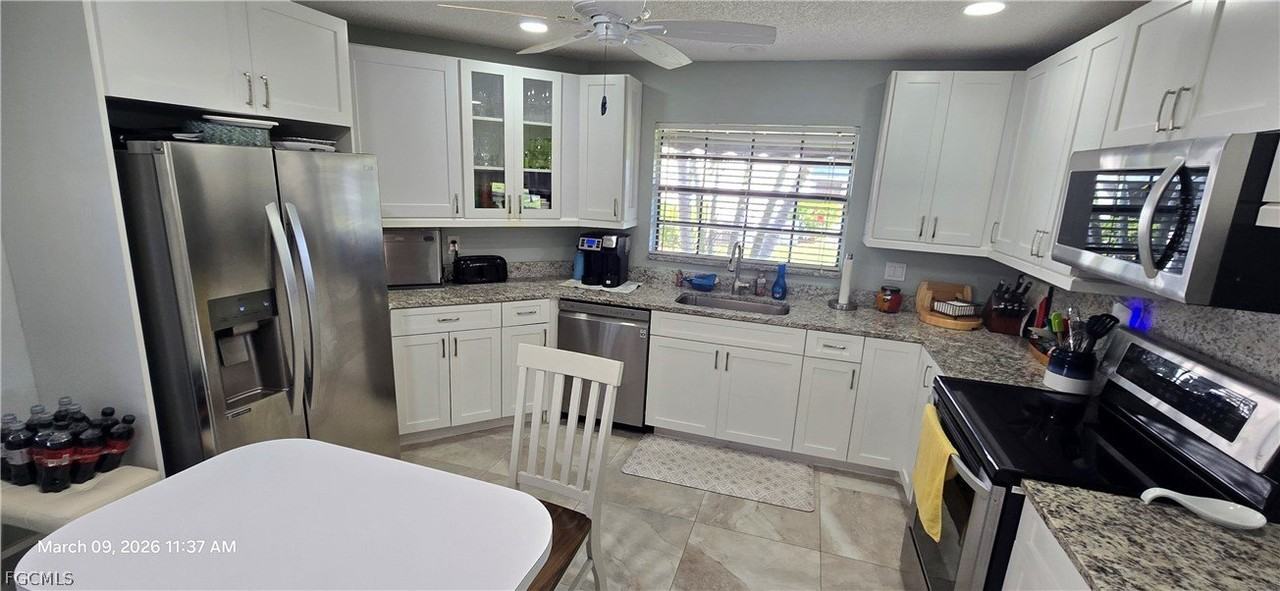 9595 Halyards Ct Apt 11 - Photo 2 of 23