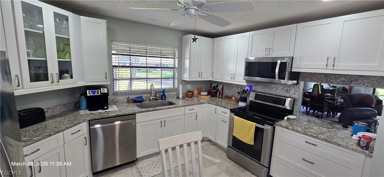 9595 Halyards Ct Apt 11 - Photo 3 of 23