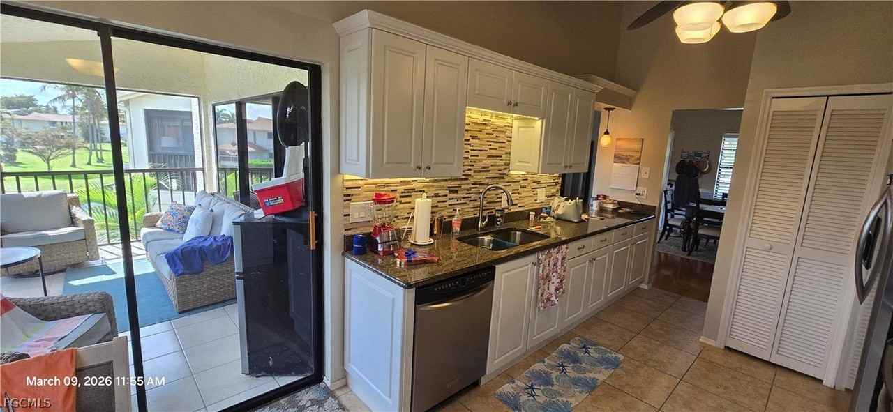 9598 Halyards Ct Apt 24 - Photo 3 of 17