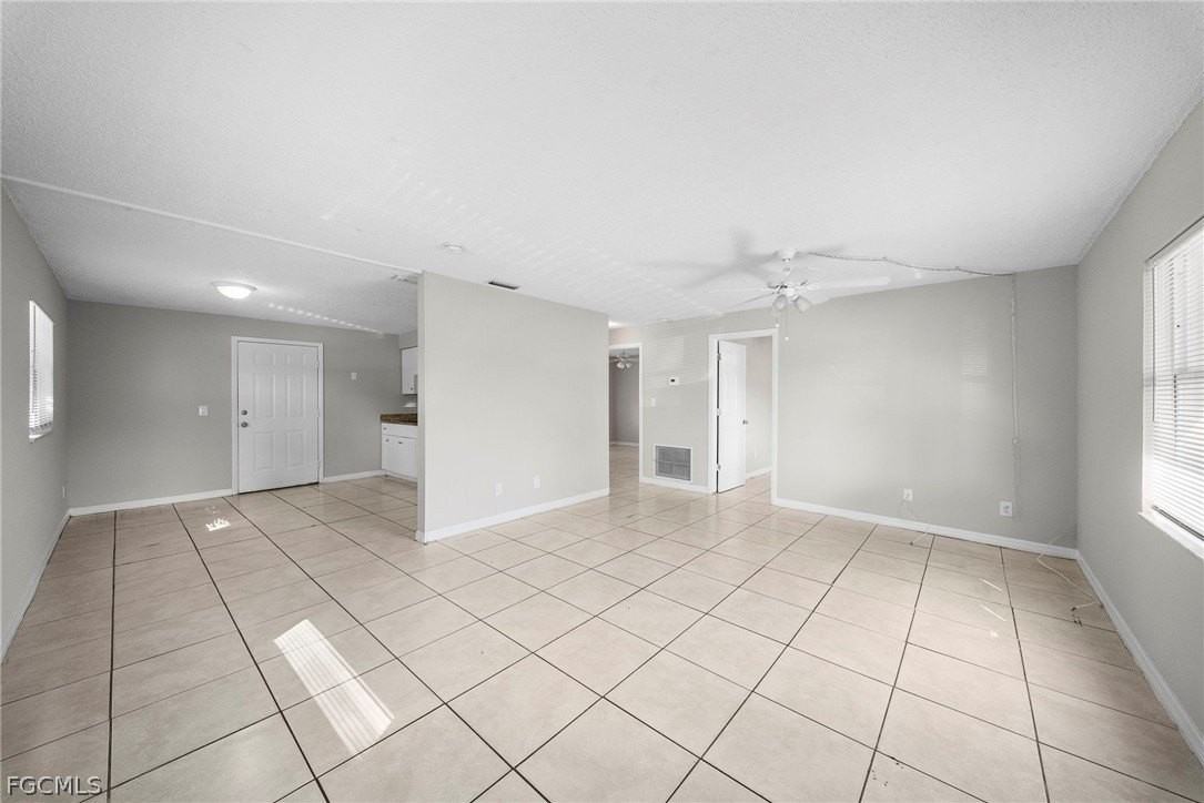 5539 10th Ave - Photo 2 of 11