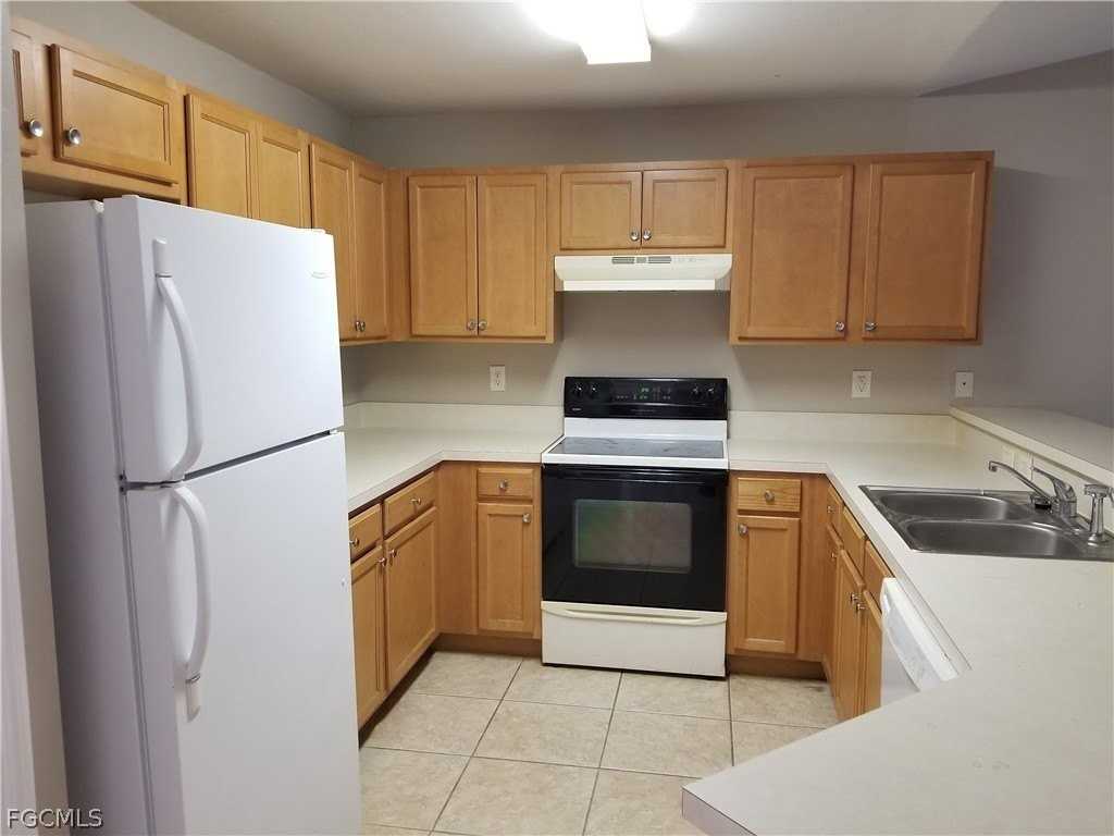 907 Chenault St - Photo 3 of 9