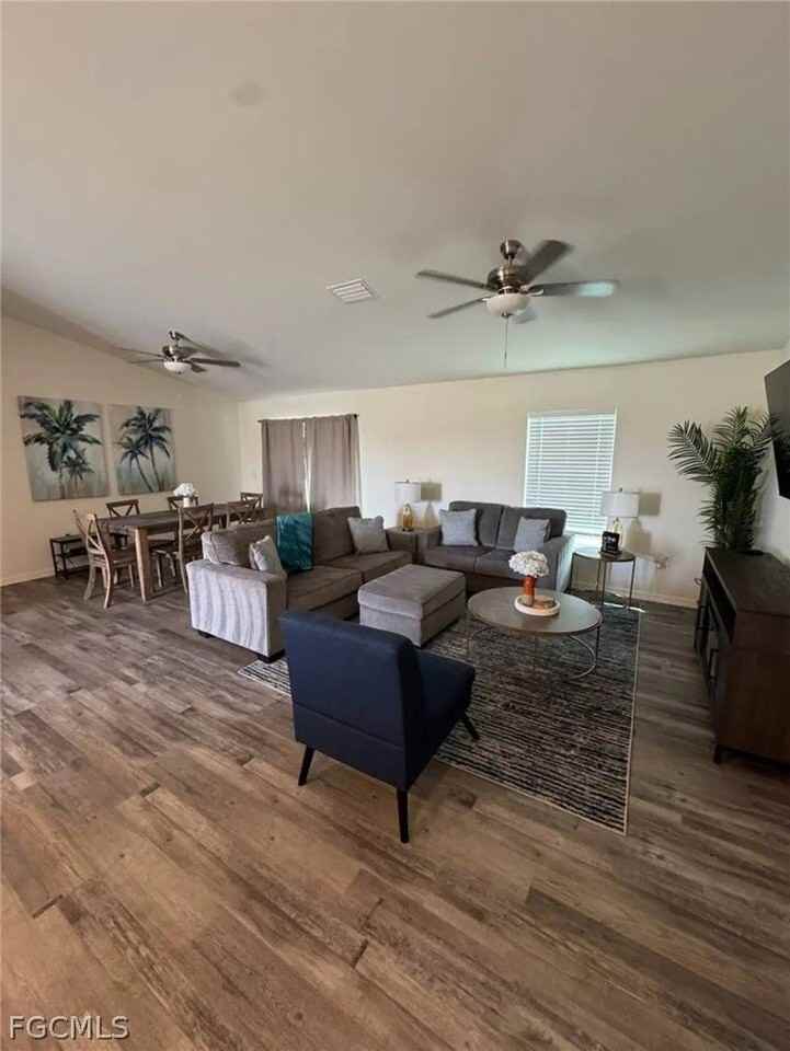 1618 Nw 5th Pl - Photo 4 of 16